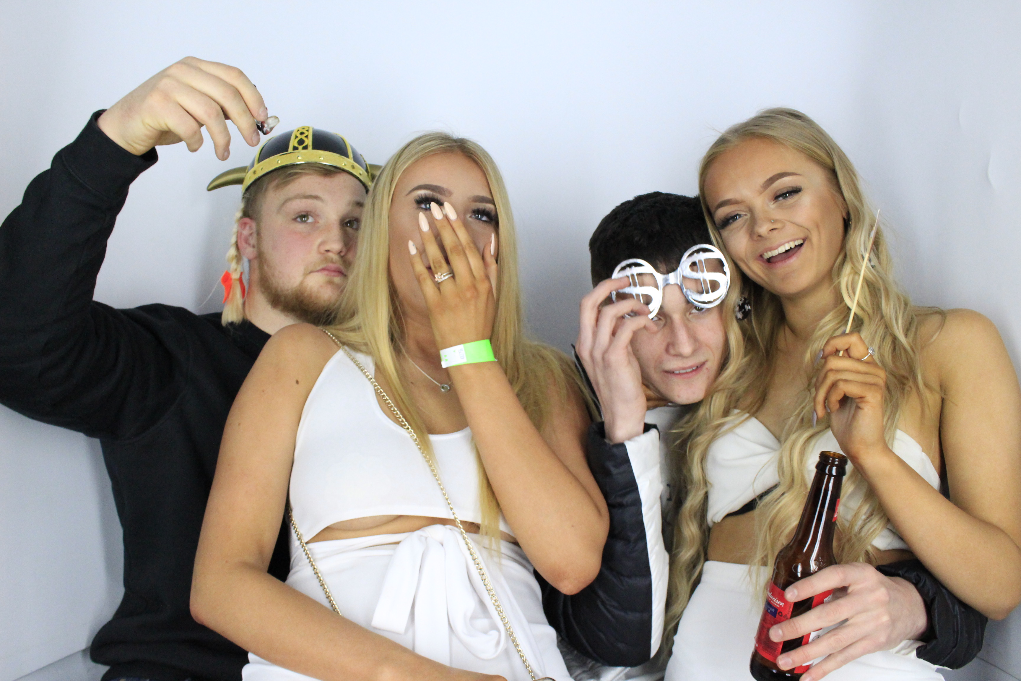 Issy & Alice's 18th Birthday Party | View more photos from the event at gallery.myphotoboothexperience.co.uk/u/MyPhotoBoothExperienceLtd/Issy-Alices-18th-Birthday-Party